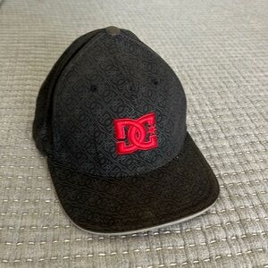 DC PATTERN FLEXFIT HAT